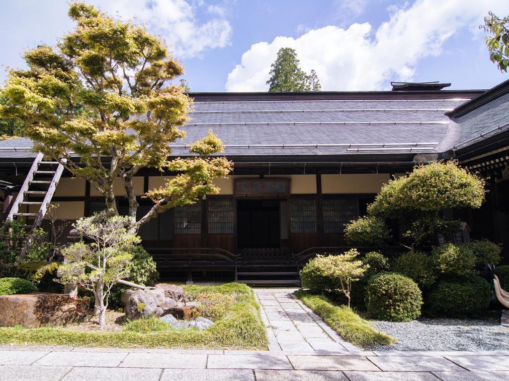 Koyasan Shukubo Jokiin Hotel Buitenkant foto