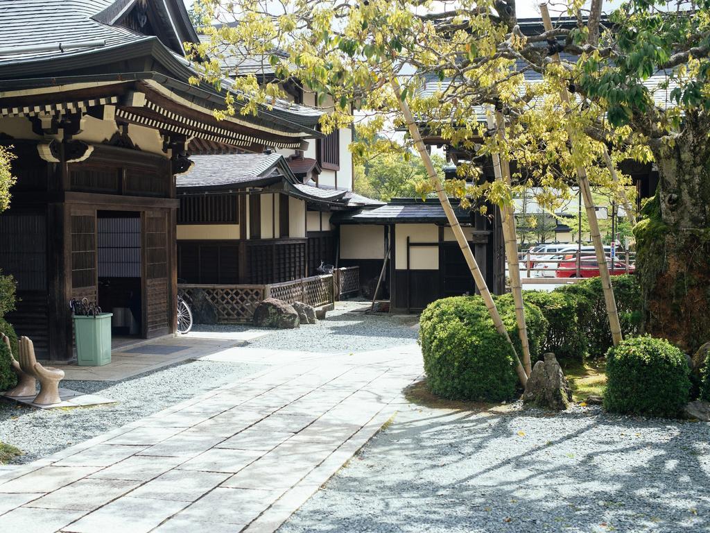 Koyasan Shukubo Jokiin Hotel Buitenkant foto