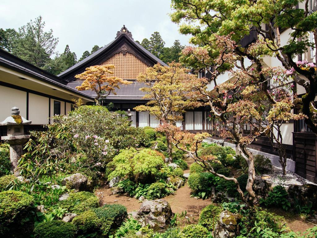Koyasan Shukubo Jokiin Hotel Buitenkant foto